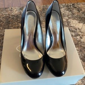 Jessica Simpson black patent pumps size 6